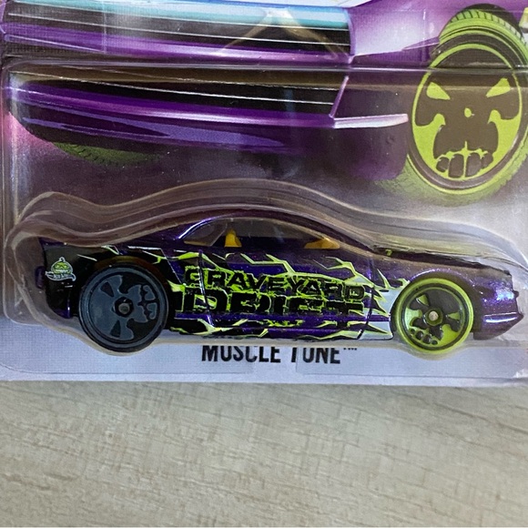 HOT WHEELS • x2‼️ Limited Special Edition Trick Or Treat Halloween Series Cars - Picture 11 of 16